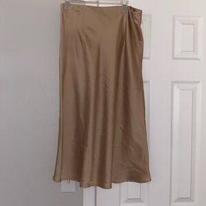 Tan silk skirt (LARGE)